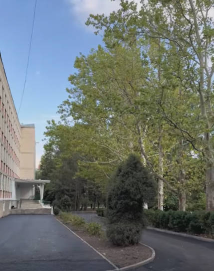 Programul Guvernamental „Europa este aproape”, a fost finalizată asfaltarea platformei pietonale de la Gimnaziul nr. 45.