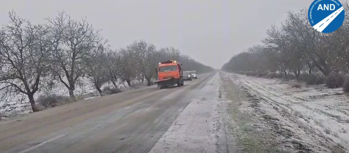 Administraţia Națională a Drumurilor informează participanții la trafic că, în contextul condițiilor meteo nefavorabile, se recomandă evitarea deplasărilor care nu sunt urgente sau esențiale!