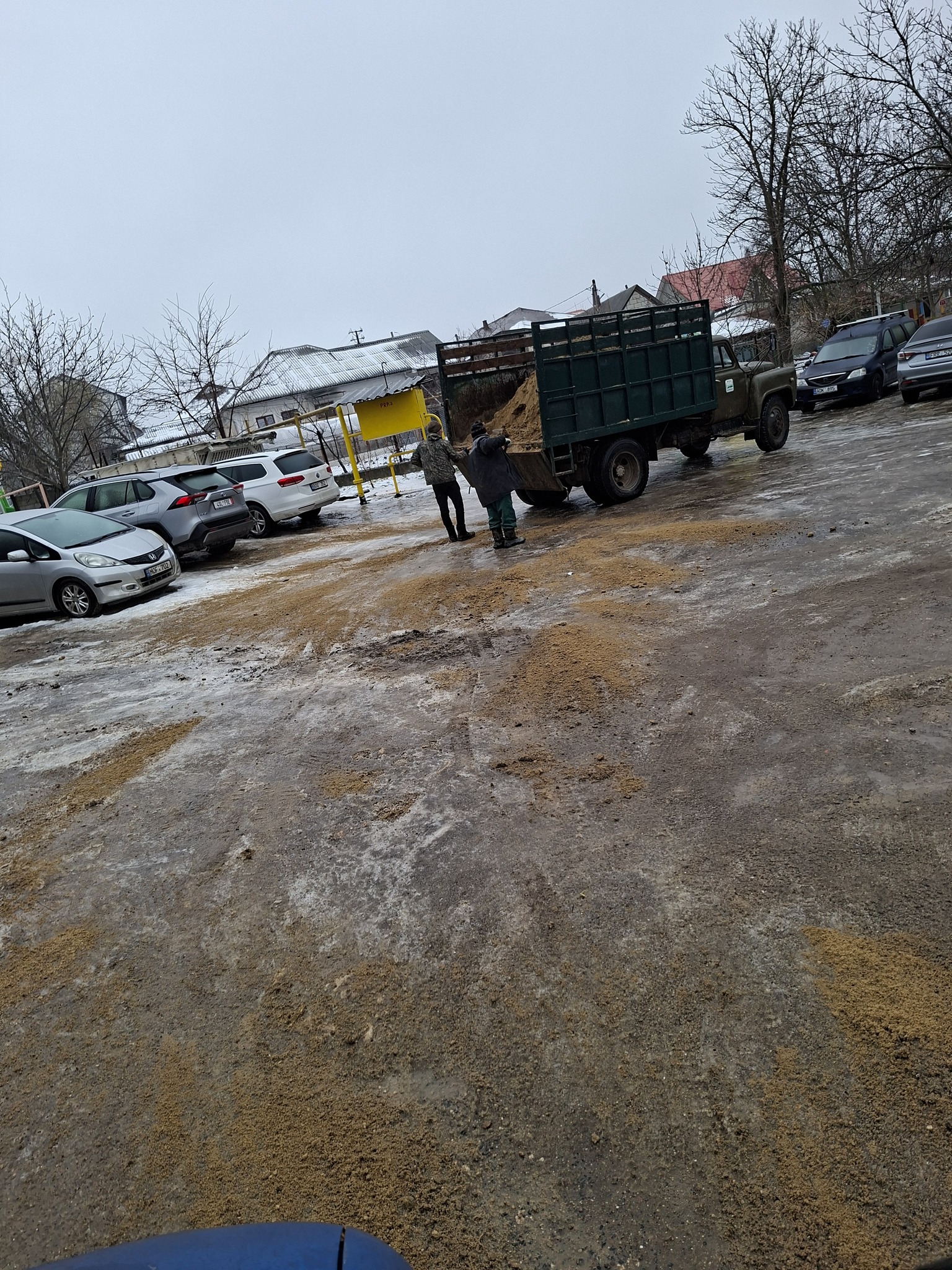 ÎM RCL Ciorescu în procesul de lucru de împrăștierea antiderapantului pe străzile principale!