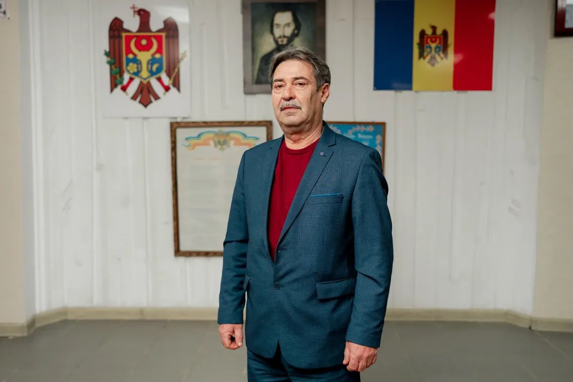 Primarul comunei Ciorescu, Ion Scripnic, alături de echipa APL și întreaga comunitate, adresează sincere felicitări domnului Nicolae Bragari, director al Liceului Teoretic „Nicolae Bălcescu”!