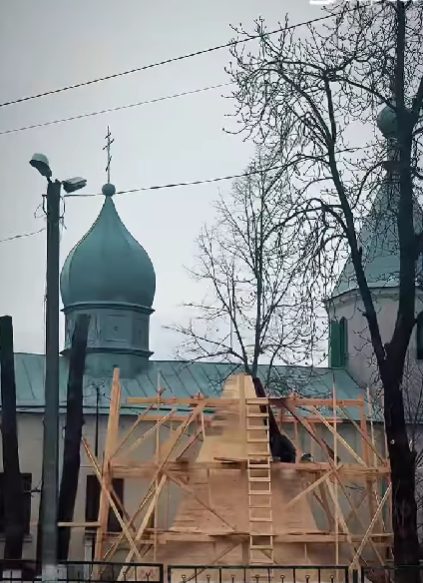 Astăzi, 31.03.2026, a fost livrată tabla aurie pentru acoperișul Bisericii „Sfânta Cuvioasǎ Parascheva” din comuna Ciorescu!