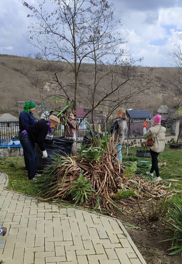 Unde-i unul nu-i putere, unde-s mulți puterea crește!