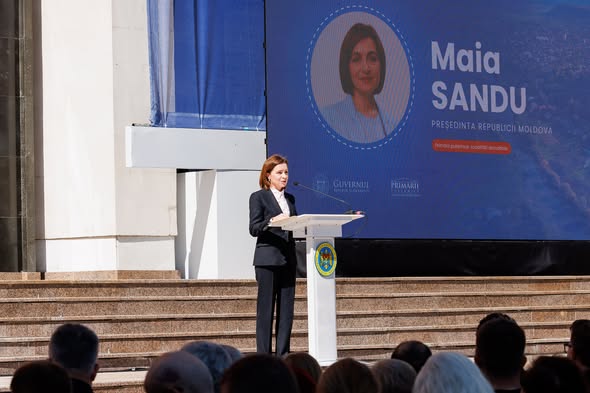 Președinta Republicii Moldova, Maia Sandu, s-a adresat astăzi aleșilor locali reuniți la Chișinău în prezența Prim-ministrului României, Ilie Bolojan!